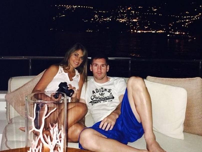 Dopo l&#39;amichevole giocata a Porto, per l&#39;addio di Deco, Leo Messi  rientrato in Italia, dove sta trascorrendo un periodo di vacanze prima di riprendere l&#39;attivit a Barcellona. Instagram